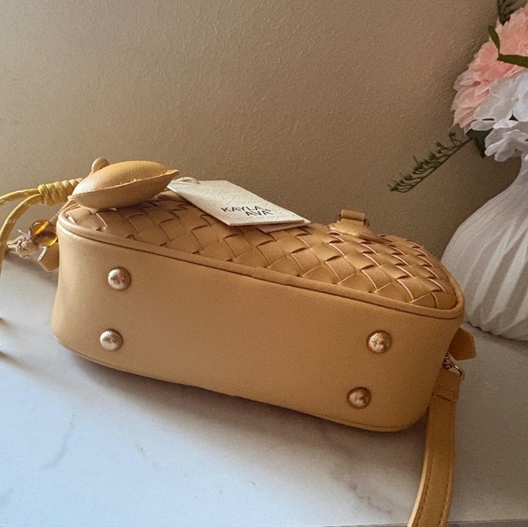 ​Bottega Vibe Kayla+Ava Yellow Woven Mini Satchel Crossbody with Heart Charm NWT - Picture 3 of 12